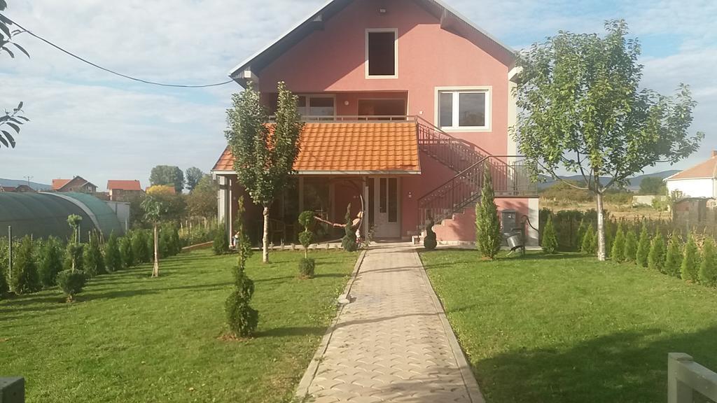 Apartments "Predah Kod Baraca" นิส ภายนอก รูปภาพ