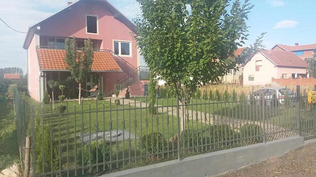 Apartments "Predah Kod Baraca" นิส ภายนอก รูปภาพ